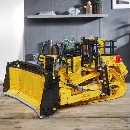 LEGO® Technic™ App-Controlled Cat® D11 Bulldozer - Xe Ủi Đất Điều Khiển Từ Xa - LEGO 42131
