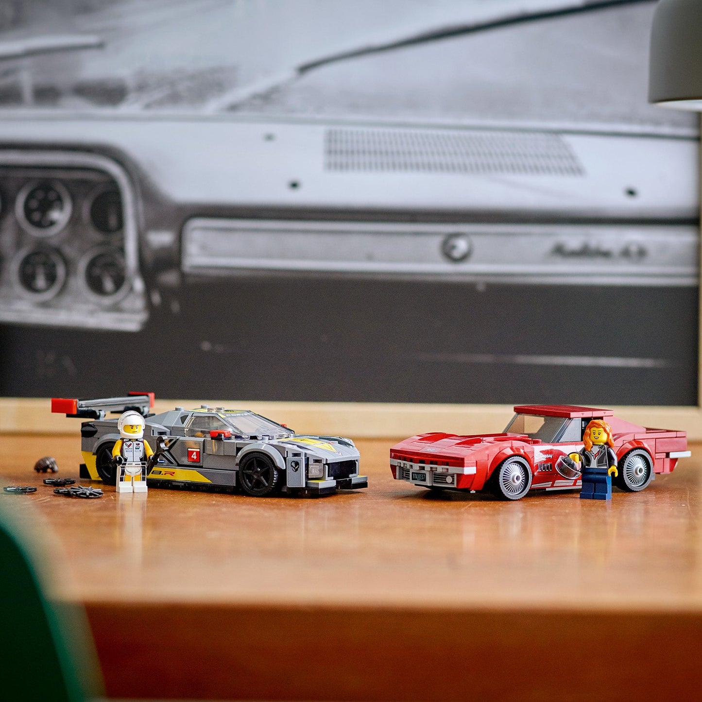 LEGO® Speed Champions Chevrolet Corvette C8.R Race Car and 1968 Chevrolet Corvette - Bộ Đồ Chơi Lắp Ráp Xe Đua 512 Chi Tiết - LEGO 76903 - Hình ảnh bổ sung 5
