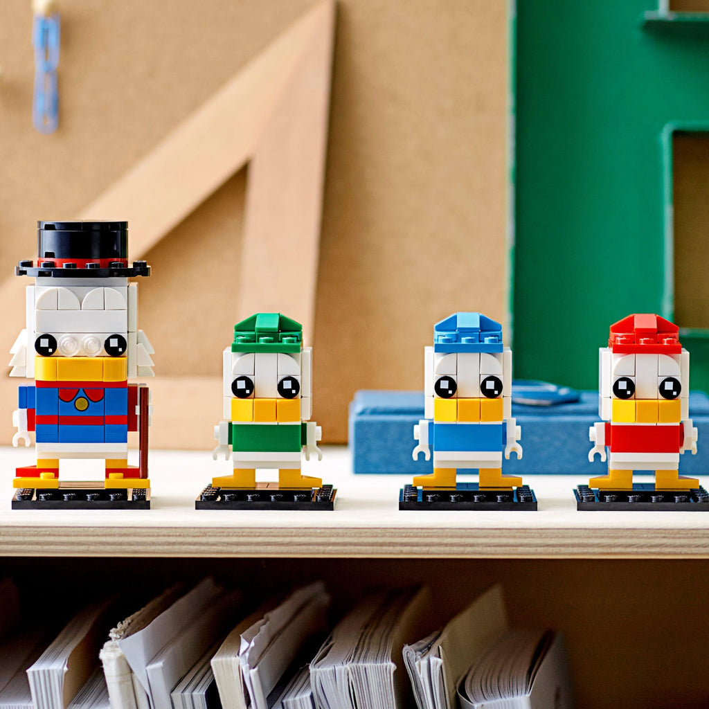 LEGO® BrickHeadz™ Disney Scrooge McDuck, Huey, Dewey & Louie - Bộ Lắp Ráp Mô Hình Trưng Bày LEGO 40477 - Góc nhìn khác 3