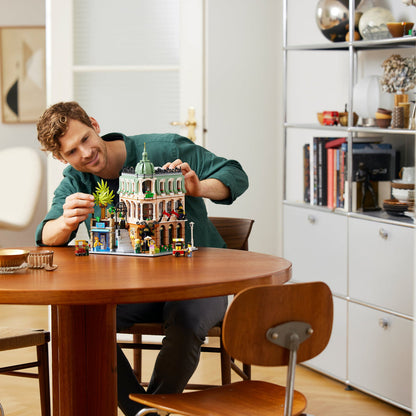 LEGO® Creator Expert Boutique Hotel - Mô hình Khách sạn Cổ điển - LEGO 10297 - Hình ảnh bổ sung 6