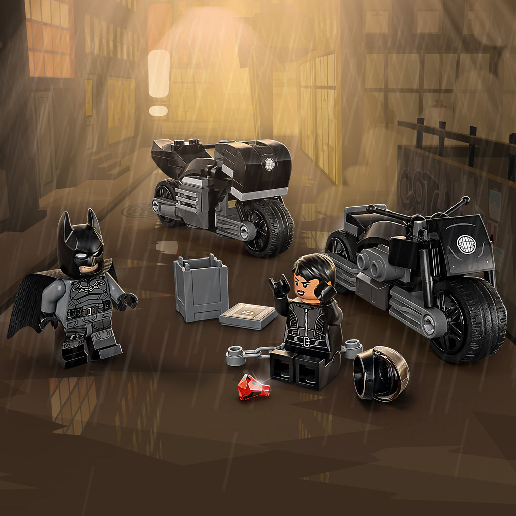 LEGO® DC Batman™ & Selina Kyle™ Motorcycle Pursuit - Đồ Chơi Lắp Ráp Mô Tô Siêu Anh Hùng - LEGO 76179 LEGO - ảnh 2 - Lego