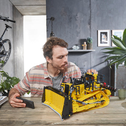 LEGO® Technic™ App-Controlled Cat® D11 Bulldozer - Xe Ủi Đất Điều Khiển Từ Xa - LEGO 42131 - Hình ảnh bổ sung 5