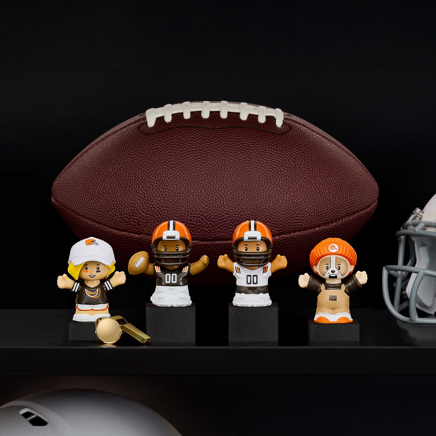 Little People Collector x NFL Cleveland Browns Set - Bộ Mô Hình Figure Sưu Tầm Mattel - Hình ảnh chi tiết 2