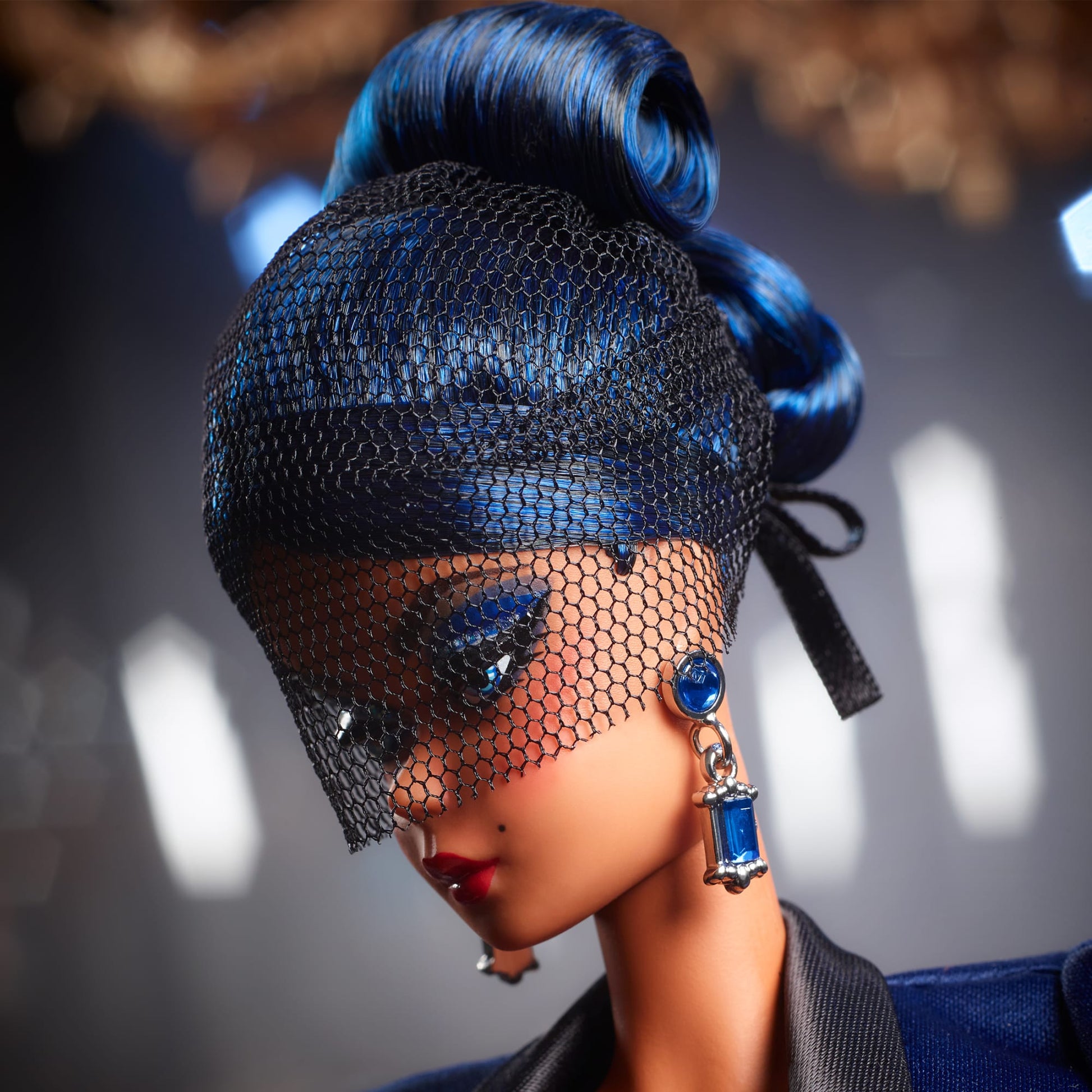 Sapphire Anniversary Barbie Fashion Model Collection Doll - Búp bê Sưu tầm Kỷ niệm 65 năm - Barbie Signature - Hình ảnh bổ sung 4