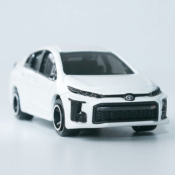 Tomica No. 76 Toyota Prius PHV GR Sport
