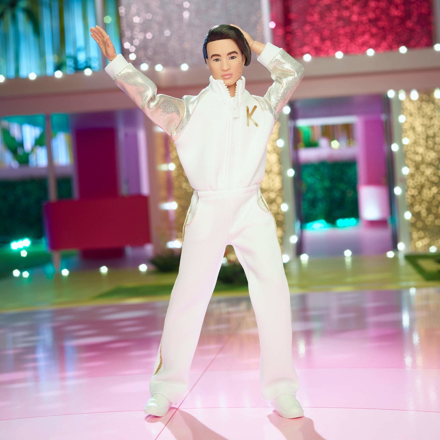 Ken Doll In White and Gold Tracksuit – Barbie The Movie Búp bê sưu tầm Mattel HPK04