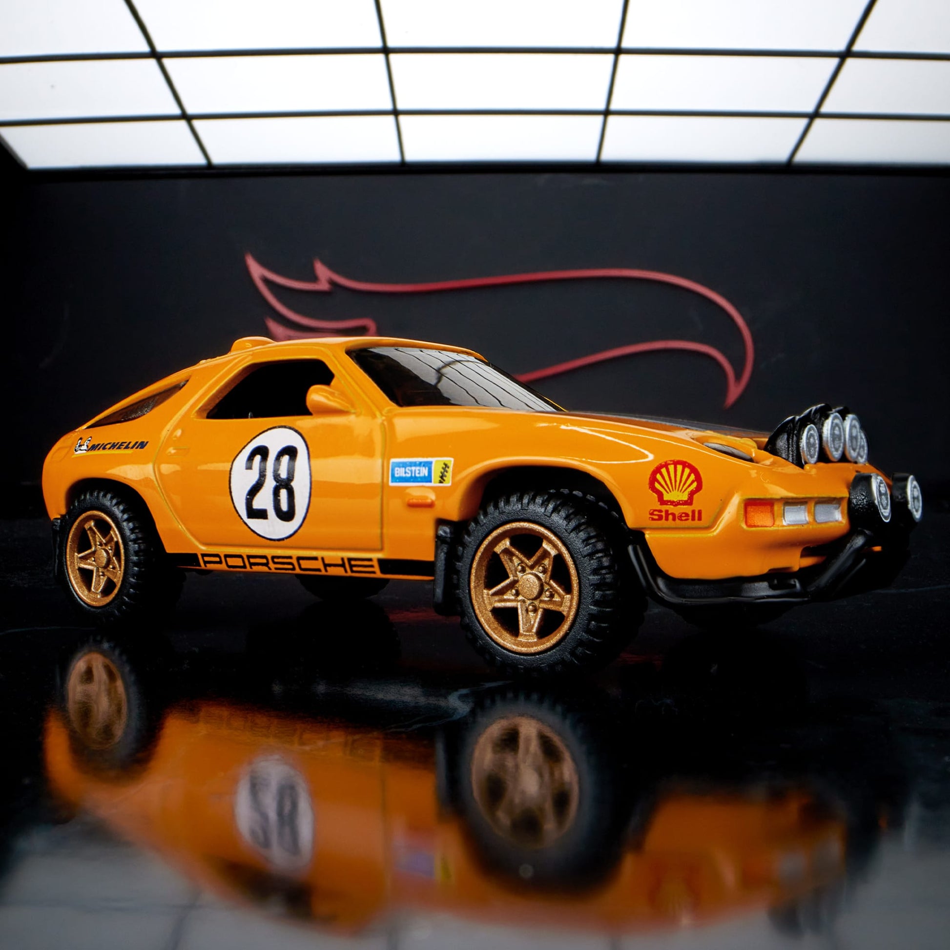 Hot Wheels Elite 64 Porsche 928 Safari - Xe Mô Hình Die-cast Cao Cấp Tỷ Lệ 1:64 - Hot Wheels - Hình ảnh sản phẩm