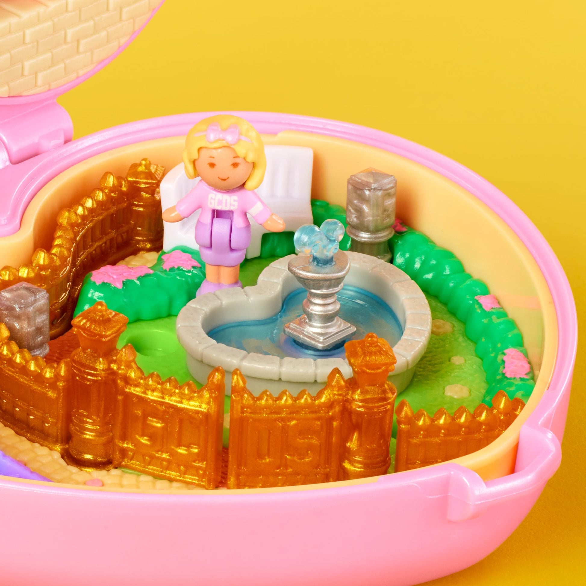 Polly Pocket x GCDS Compact