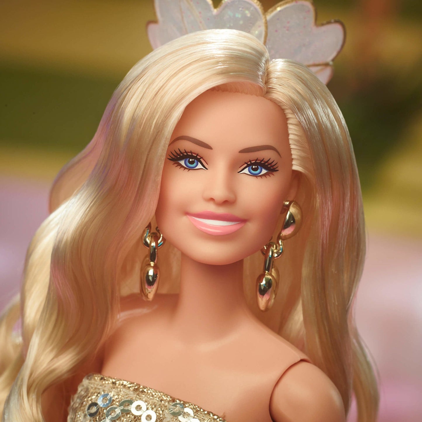 Barbie in Gold Disco Jumpsuit – Barbie The Movie - Búp bê sưu tầm cao cấp - Mattel - Góc nhìn khác 3