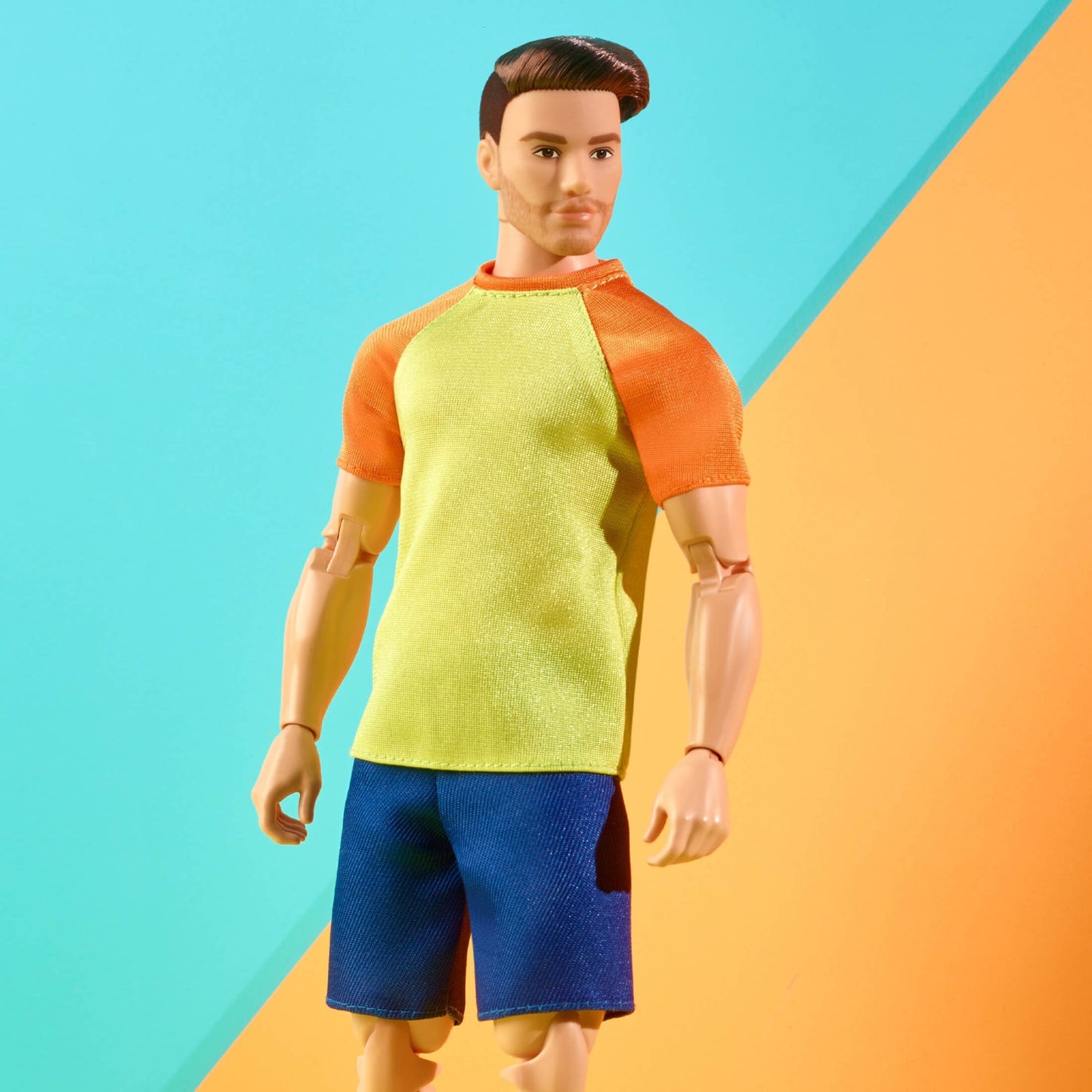 Barbie Looks Ken Doll (Buff Body, Curly Brunette Hair) - Búp bê nam khớp nối linh hoạt - Barbie Signature #18 HJW85 Barbie Si