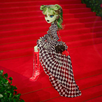 Off-White™ c/o Monster High Harmonie Ghoul Doll - Búp Bê Thời Trang Sưu Tầm Cao Cấp - Hình ảnh chi tiết 2