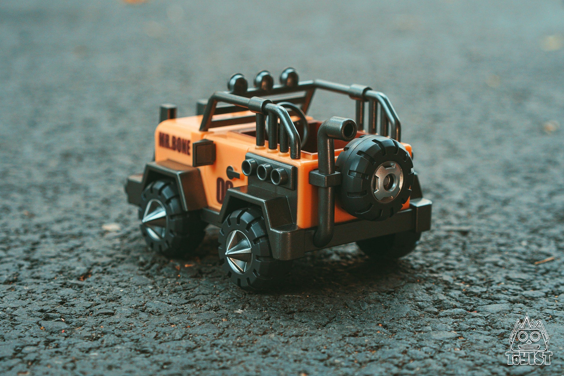 Mr.Bone JR Vehicle - Crazy Jeep - Mô Hình Xe Art Toy My Own Culture - Hình ảnh bổ sung 4