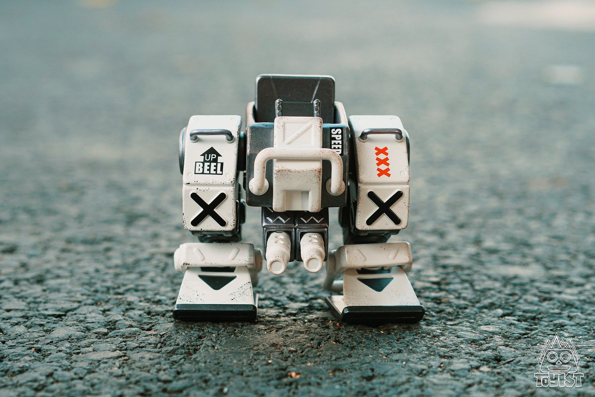Mr.Bone JR Vehicle - Rogue - Mô Hình Xe Figure Art Toy Chính Hãng My Own Culture - Hình ảnh chi tiết 2