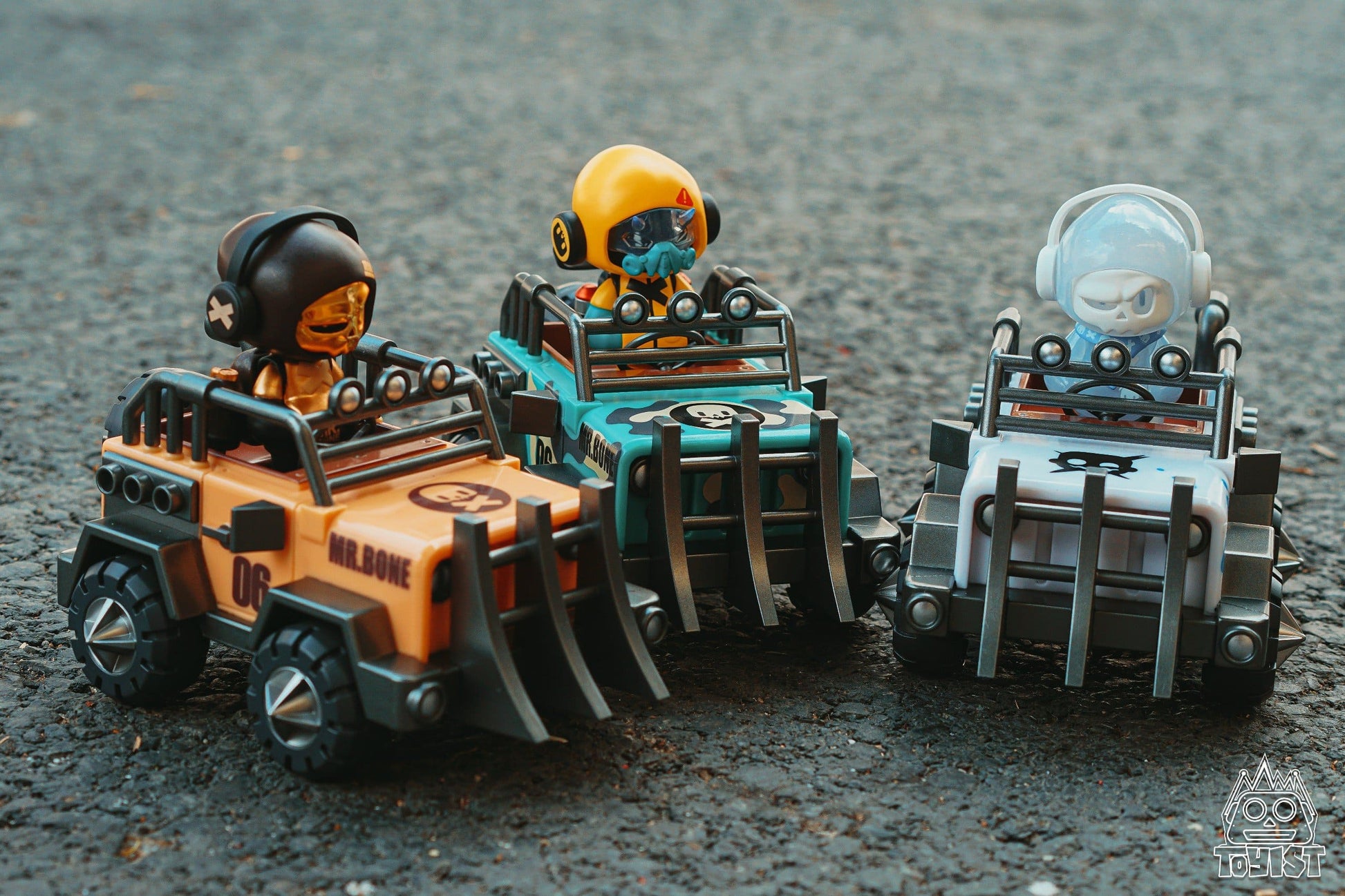 Mr.Bone JR Vehicle - Crazy Jeep - Mô Hình Xe Art Toy My Own Culture - Hình ảnh sản phẩm