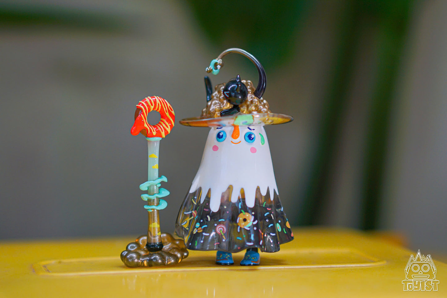 Magic Little White - Snack Version - Mô hình Figure Art Toy cao cấp Zu & Pi - Hình ảnh sản phẩm