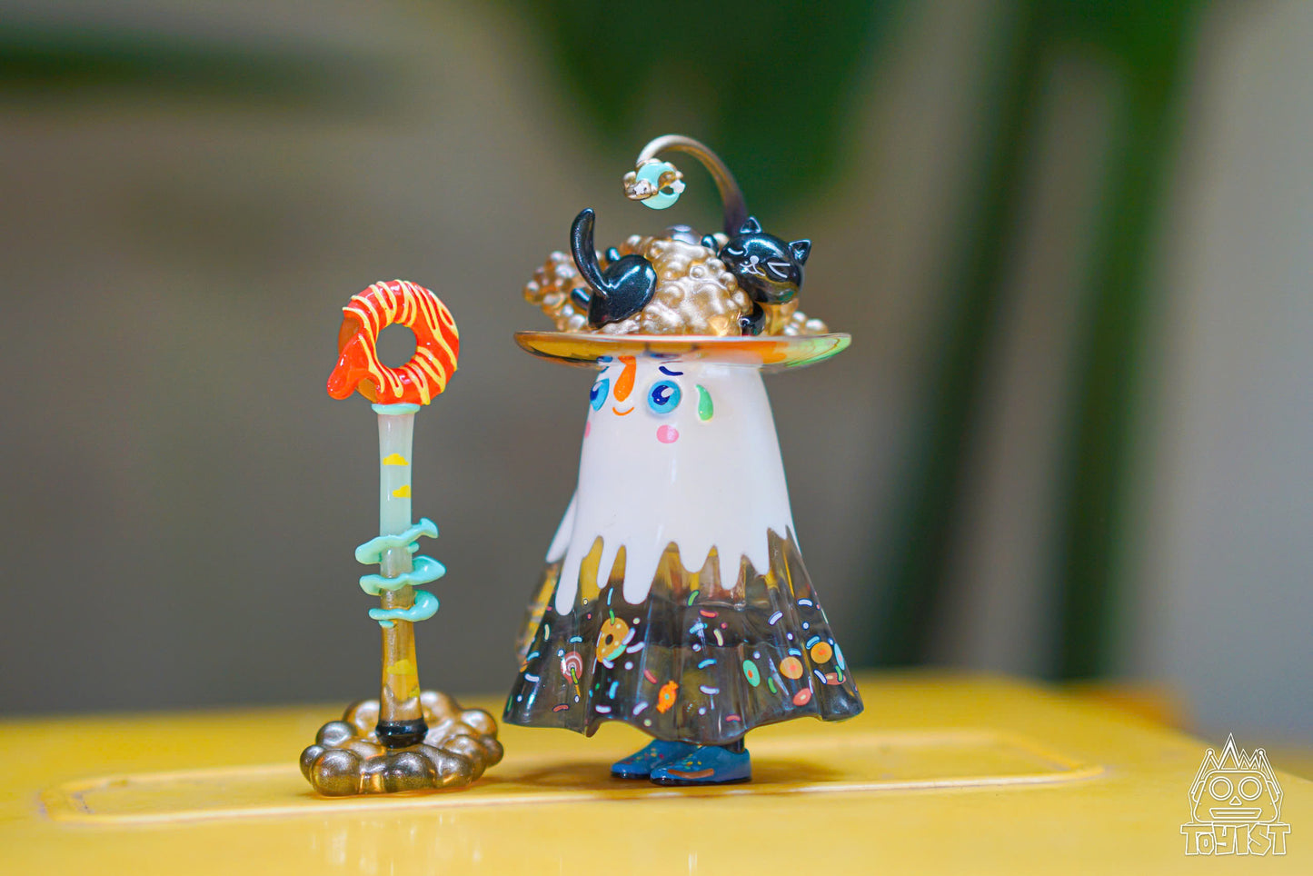 Magic Little White - Snack Version - Mô hình Figure Art Toy cao cấp Zu & Pi - Hình ảnh chi tiết 2
