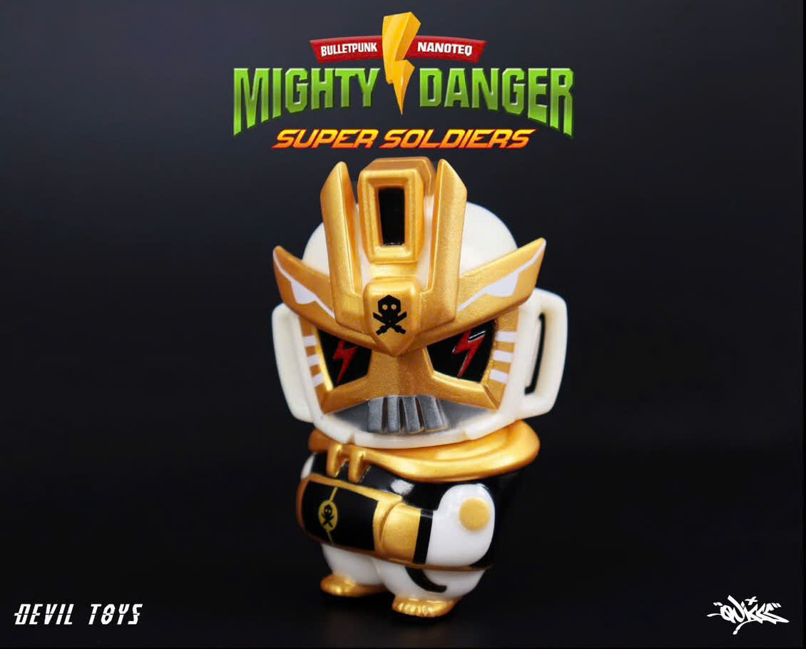 Devil Toys x Quiccs Mighty Danger - White soldier - Mô hình Art Toy Sofubi cao cấp Devil Toys - Góc nhìn khác 3
