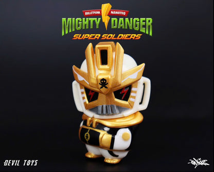 Devil Toys x Quiccs Mighty Danger - White soldier - Mô hình Art Toy Sofubi cao cấp Devil Toys - Góc nhìn khác 3