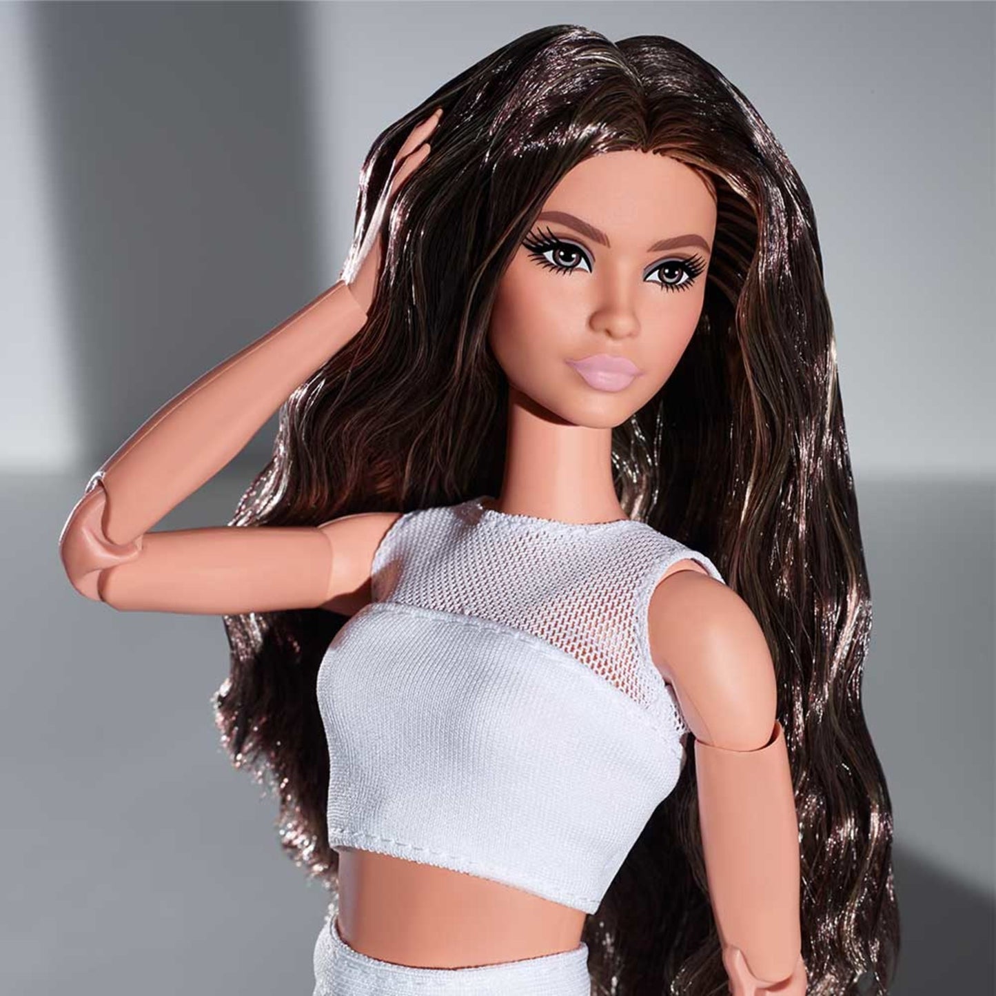 Barbie Looks Doll (Original, Brunette Wavy Hair) - Búp Bê Sưu Tầm Khớp Nối Linh Hoạt - Mattel Black Label - Hình ảnh bổ sung 5