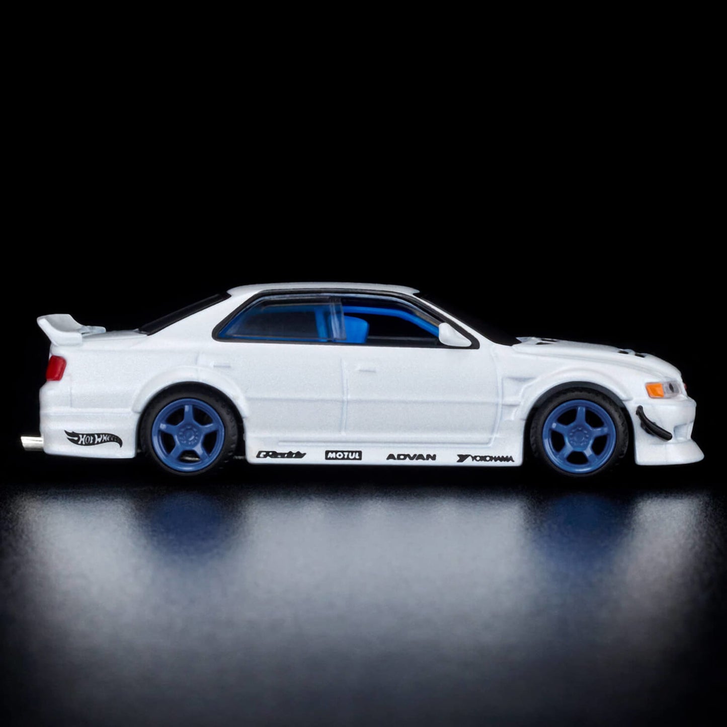HWC Elite 64 Series 1996 Toyota Chaser JZX100 Xe Mô Hình Tỉ Lệ 1:64 Hot Wheels Collectors - Góc nhìn khác 3