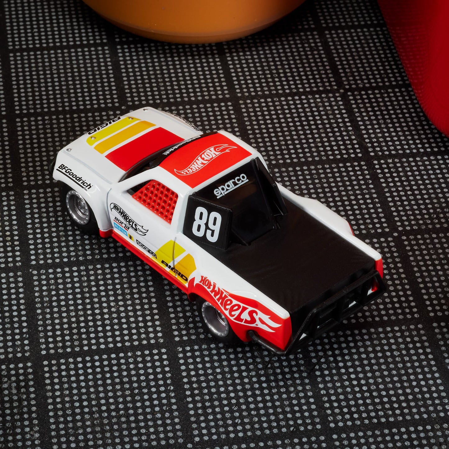 Hot Wheels Elite 64 1989 Toyota HiLux Stadium Truck - Xe Mô Hình Tỷ Lệ 1:64 Cao Cấp - Hot Wheels - Hình ảnh bổ sung 5