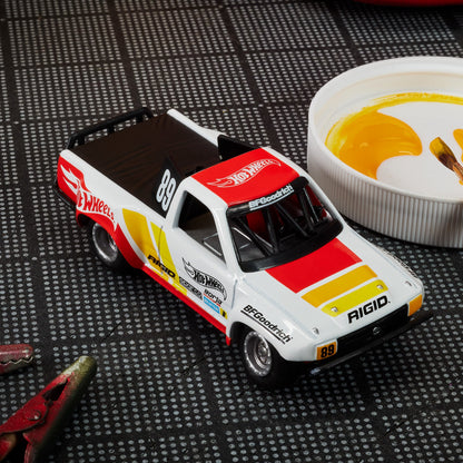Hot Wheels Elite 64 1989 Toyota HiLux Stadium Truck - Xe Mô Hình Tỷ Lệ 1:64 Cao Cấp - Hot Wheels - Hình ảnh bổ sung 6